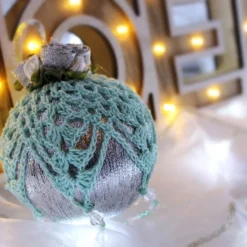 Silver And Mint Green Crochet Lace Vintage Style Christmas Bauble, H4