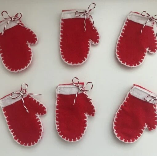 Christmas Gloves Cutlery Holders, Christmas Table Decorations, Xmas Decor, Chris -Christmas Homeware & Accessories Shop featureditemlargei 110