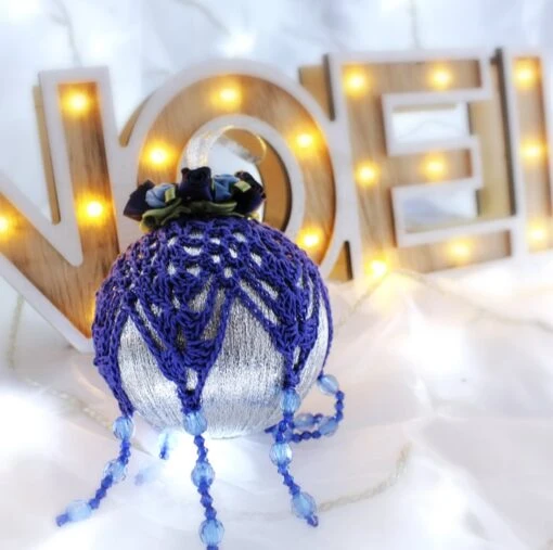 Silver And Dark Blue Crochet Lace Vintage Style Christmas Bauble, N4