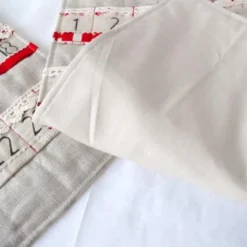 Cat Hanging Christmas Advent Calendar For Storing Small Cat Gifts Or Treats In 5 Cat Hanging Christmas Advent Calendar For Storing Small Cat Gifts Or Treats In -Christmas Homeware & Accessories Shop featureditemlargei 1276