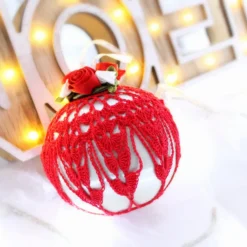 White And Red Vintage Style Christmas Bauble, T4