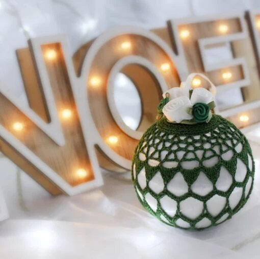 Green Vintage Style Christmas Bauble, S4