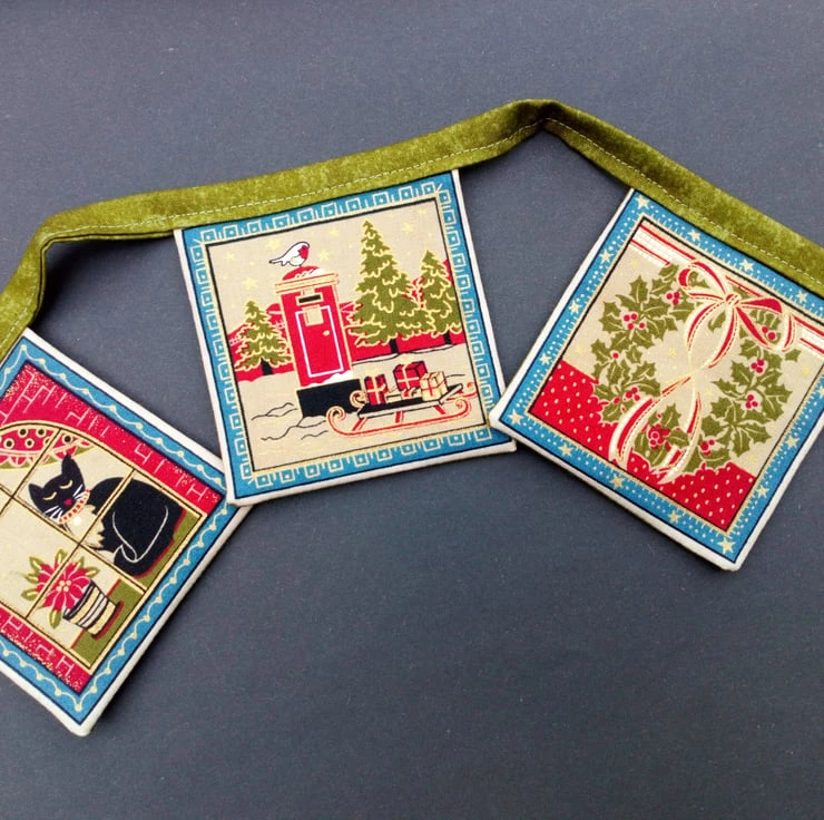 Christmas Bunting 12E 1 Christmas Bunting 12E
