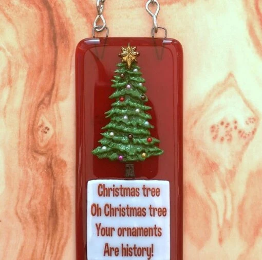 Handmade Fused Glass 3D Christmas Cat Hanging Picture Decoration - Festive Decor -Christmas Homeware & Accessories Shop featureditemlargei 1691