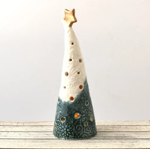 A315 Ceramic Christmas Tree Tea Light Holder (UK Postage Free)