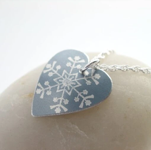 Christmas Snowflake Heart Pendant In Silver Grey -Christmas Homeware & Accessories Shop featureditemlargei 1955