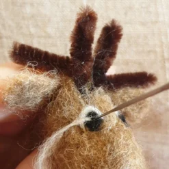 Kit - Reindeer Christmas Clinger Needlefelt -Christmas Homeware & Accessories Shop featureditemlargei 2068
