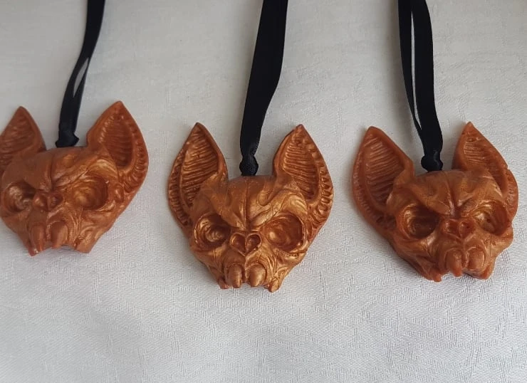 Scary Christmas - Vampire Bat Skull Hanging Decorations - Gold Tones. 10 Scary Christmas - Vampire Bat Skull Hanging Decorations - Gold Tones. - Image 10