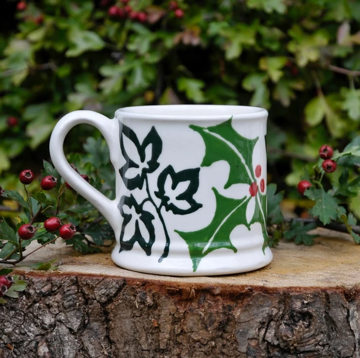 Christmas Holly And Ivy Country Mug - Hand Painted 2 Christmas Holly And Ivy Country Mug - Hand Painted - Image 2