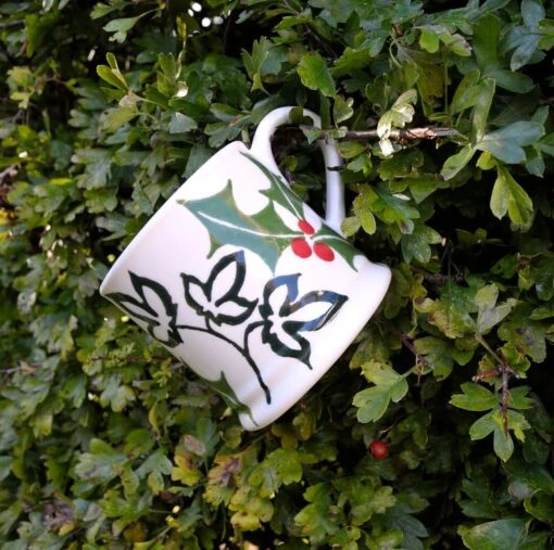 Christmas Holly And Ivy Country Mug - Hand Painted 7 Christmas Holly And Ivy Country Mug - Hand Painted -Christmas Homeware & Accessories Shop featureditemlargei 413