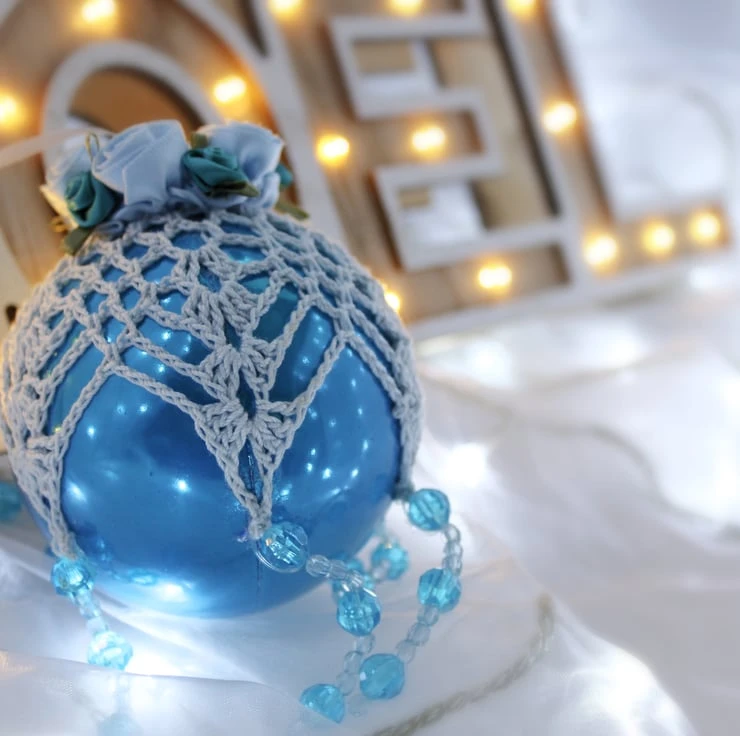 Turquoise And Pale Blue Crochet Lace Vintage Style Christmas Bauble, I3 2 Turquoise And Pale Blue Crochet Lace Vintage Style Christmas Bauble, I3 - Image 2