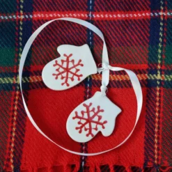 Christmas White Mittens - Hand Made -Christmas Homeware & Accessories Shop featureditemlargei 532