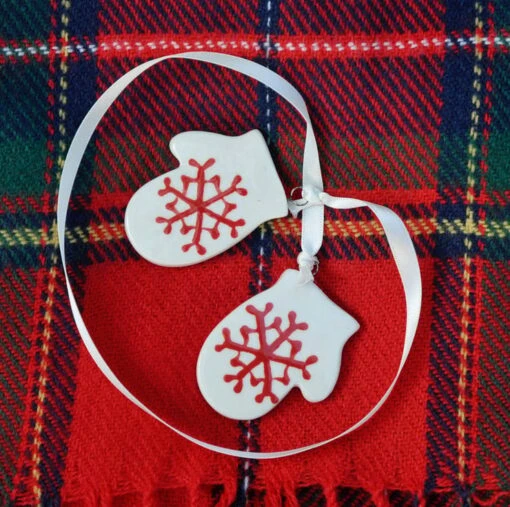 Christmas White Mittens - Hand Made 8 Christmas White Mittens - Hand Made -Christmas Homeware & Accessories Shop featureditemlargei 532