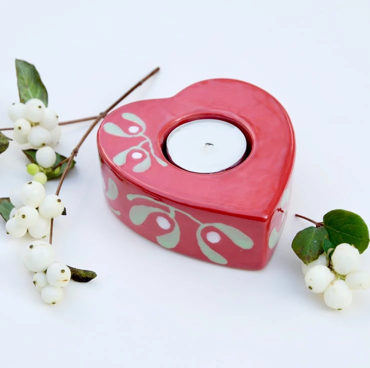 Red Mistletoe Christmas Tea Light Holder - Hand Painted 2 Red Mistletoe Christmas Tea Light Holder - Hand Painted - Image 2