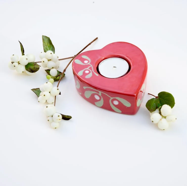 Red Mistletoe Christmas Tea Light Holder - Hand Painted 3 Red Mistletoe Christmas Tea Light Holder - Hand Painted - Image 3
