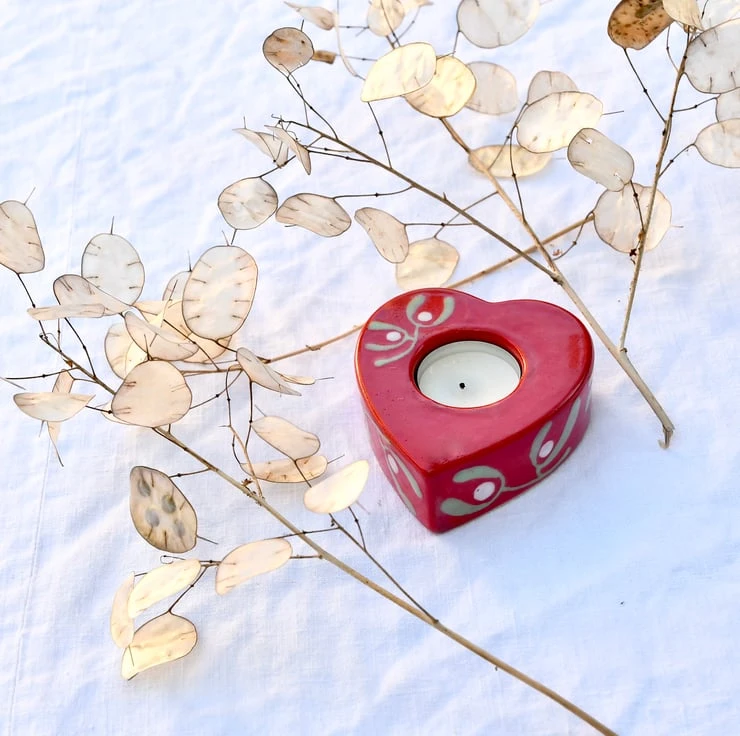 Red Mistletoe Christmas Tea Light Holder - Hand Painted 4 Red Mistletoe Christmas Tea Light Holder - Hand Painted - Image 4