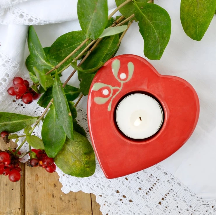 Red Mistletoe Christmas Tea Light Holder - Hand Painted 5 Red Mistletoe Christmas Tea Light Holder - Hand Painted - Image 5