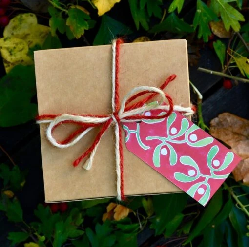 Red Mistletoe Christmas Tea Light Holder - Hand Painted 11 Red Mistletoe Christmas Tea Light Holder - Hand Painted -Christmas Homeware & Accessories Shop featureditemlargei 557