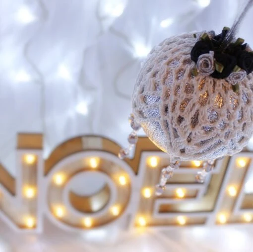 Silver And White Crochet Lace Vintage Style Christmas Bauble, J4 15 Silver And White Crochet Lace Vintage Style Christmas Bauble, J4 -Christmas Homeware & Accessories Shop featureditemlargei 771