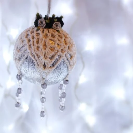 Silver And White Crochet Lace Vintage Style Christmas Bauble, J4 18 Silver And White Crochet Lace Vintage Style Christmas Bauble, J4 -Christmas Homeware & Accessories Shop featureditemlargei 774