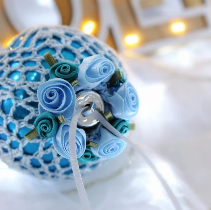 Turquoise And Pale Blue Crochet Lace Vintage Style Christmas Bauble, I3 5 Turquoise And Pale Blue Crochet Lace Vintage Style Christmas Bauble, I3 - Image 5