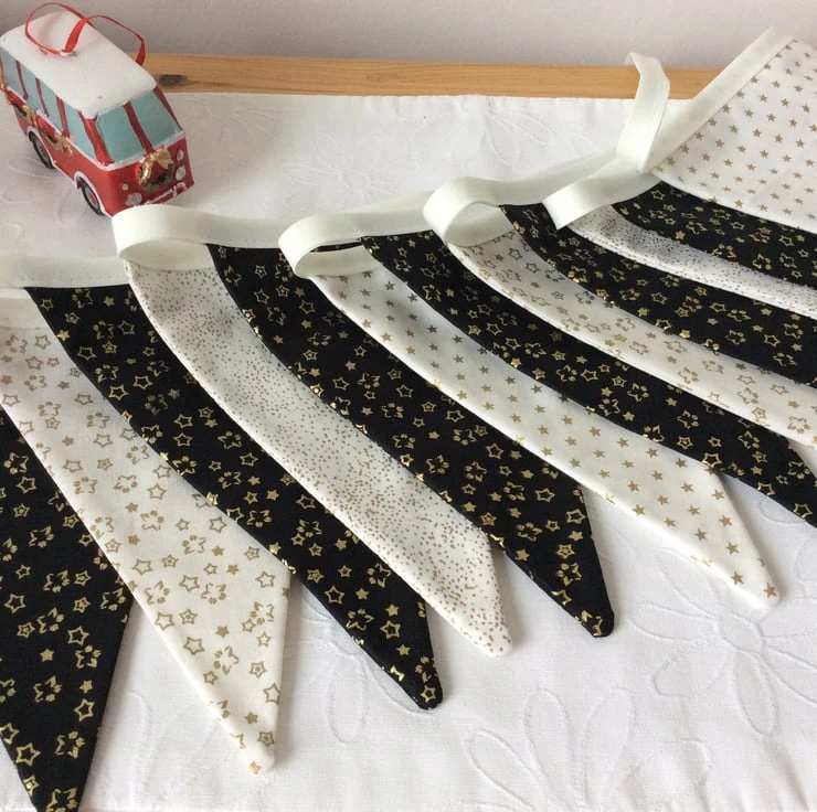 Christmas Bunting In Black And White - 12 Flags Measures 8ft With Ties 1 Christmas Bunting In Black And White - 12 Flags Measures 8ft With Ties