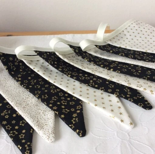 Christmas Bunting In Black And White - 12 Flags Measures 8ft With Ties 5 Christmas Bunting In Black And White - 12 Flags Measures 8ft With Ties -Christmas Homeware & Accessories Shop featureditemlargei 906